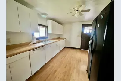 481 W Harding Avenue, Stevens Point, WI 54481 - Photo 6