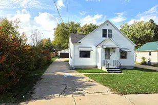 604 N Chestnut Ave, Marshfield, WI 54449 - Photo 2