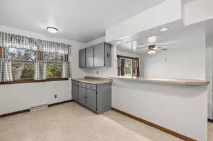 901 W Gates Dr, Stevens Point, WI 54481 - Photo 8