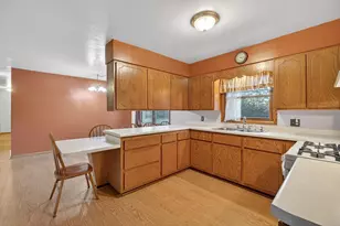 6940 Fairview Ln, Wisconsin Rapids, WI 54494 - Photo 4