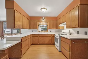 6940 Fairview Ln, Wisconsin Rapids, WI 54494 - Photo 2