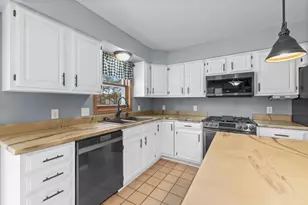 2050 Aspen Ln, Plover, WI 54467 - Photo 12