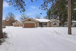 2050 Aspen Ln, Plover, WI 54467 - Photo 2
