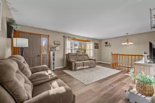 5751 Honeysuckle Ct, Wisconsin Rapids, WI 54494 - Photo 8