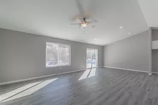 172 Evelyn Ct, Stevens Point, WI 54482 - Photo 4
