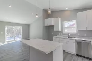 172 Evelyn Ct, Stevens Point, WI 54482 - Photo 8