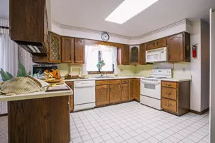 300 E Miller St, Greenwood, WI 54437 - Photo 10