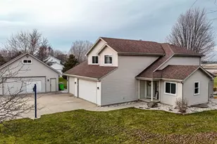 7551 Sunburst Ln, Neenah, WI 54956 - Photo 40