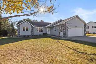 3041 Lexington Pl, Plover, WI 54467 - Photo 2