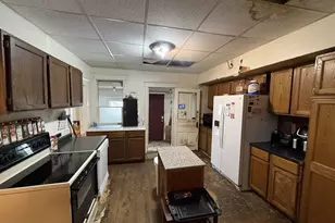 421 N 3rd Ave, Wausau, WI 54401 - Photo 6