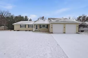 2130 James Ct, Wisconsin Rapids, WI 54494 - Photo 2