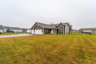 2073 Josephine Ln, Kronenwetter, WI 54455 - Photo 2