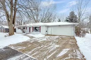 1105 W Onstad Dr, Marshfield, WI 54449 - Photo 2