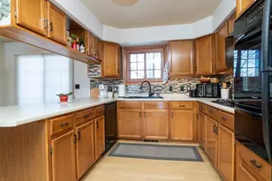 1012 W Campus Dr, Wausau, WI 54401 - Photo 4