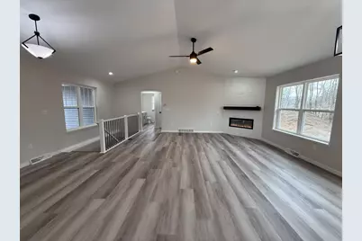 621 Amberwood Way, Plover, WI 54467 - Photo 6