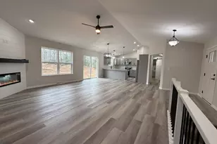 621 Amberwood Wy, Plover, WI 54467 - Photo 10