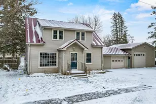 307 S Palmetto Ave, Marshfield, WI 54449 - Photo 2