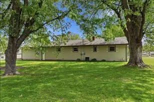 216 Ayers St, Neillsville, WI 54456 - Photo 4