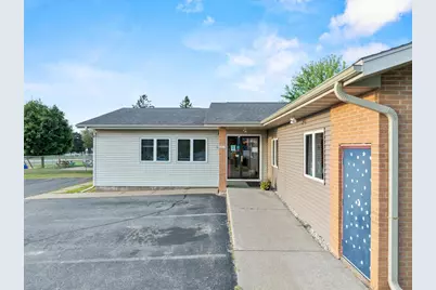 1017 W Laurel Street, Marshfield, WI 54449 - Photo 2