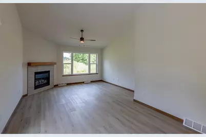 2103 S Ironwood Avenue, Marshfield, WI 54449 - Photo 8