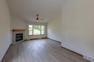 2103 S Ironwood Ave, Marshfield, WI 54449 - Photo 8