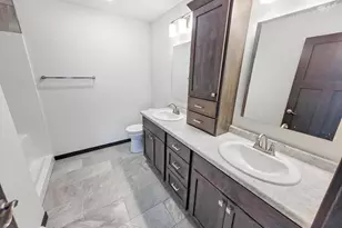 1701 E 21st St, Marshfield, WI 54449 - Photo 10