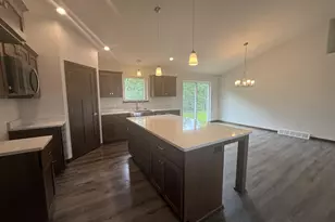 4506 Moreland Rd, Plover, WI 54467 - Photo 8