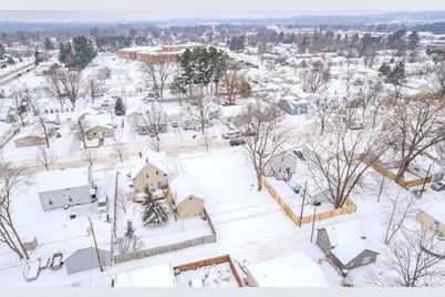 1017 S 11th Avenue, Wausau, WI 54401 - Photo 4