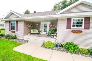 1610 E Cleveland St, Marshfield, WI 54449 - Photo 2