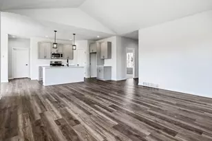 118125 Betty Dr, Stratford, WI 54484 - Photo 10