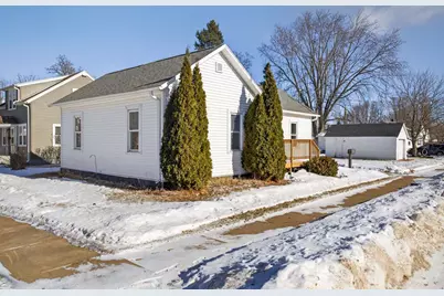 911 Avon Street, Wisconsin Rapids, WI 54494 - Photo 2