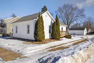 911 Avon St, Wisconsin Rapids, WI 54494 - Photo 2