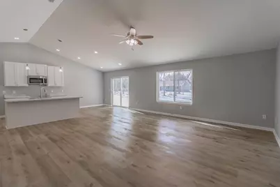 212 Leonard Street, Stevens Point, WI 54482 - Photo 4