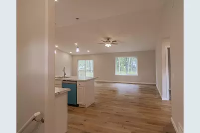 204 Leonard Street, Stevens Point, WI 54482 - Photo 2