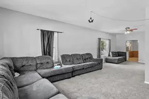 605 S Vine Ave, Marshfield, WI 54449 - Photo 10