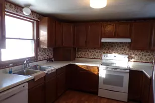 105 N Hendren Ave, Greenwood, WI 54437 - Photo 6