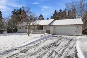 1051 Custer Square, Stevens Point, WI 54482 - Photo 2