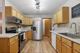 262 White Oak Ave, Plover, WI 54467 - Photo 12