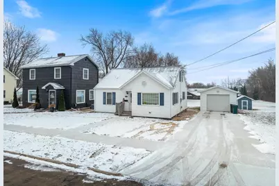 1110 W Arlington, Marshfield, WI 54449 - Photo 2