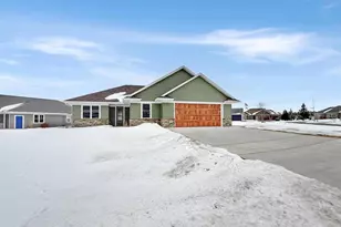 1507 Green Acres Dr, Marshfield, WI 54449 - Photo 2