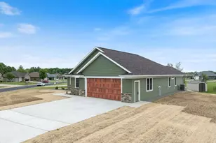 1507 Green Acres Dr, Marshfield, WI 54449 - Photo 2