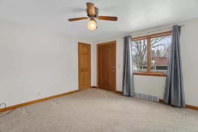 406 N Spruce Avenue, Marshfield, WI 54449 - Photo 4