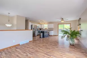 1225 Young St, Wausau, WI 54403 - Photo 8