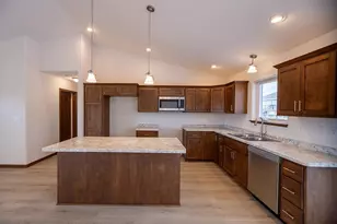 2200 S Cottonwood Ave, Marshfield, WI 54449 - Photo 4