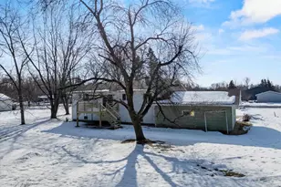 220 W Pine St, Abbotsford, WI 54405 - Photo 8