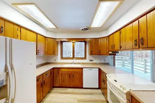 220 W Pine St, Abbotsford, WI 54405 - Photo 22