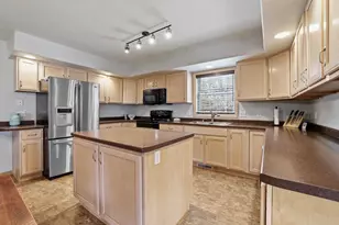 4930 Fieldstone Dr, Plover, WI 54467 - Photo 12