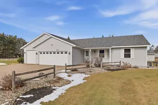 4930 Fieldstone Dr, Plover, WI 54467 - Photo 2