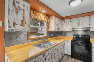 508 Hemlock St, Marathon, WI 54448 - Photo 8