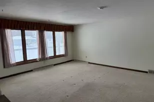 521 N Auburn Ave, Marshfield, WI 54449 - Photo 2